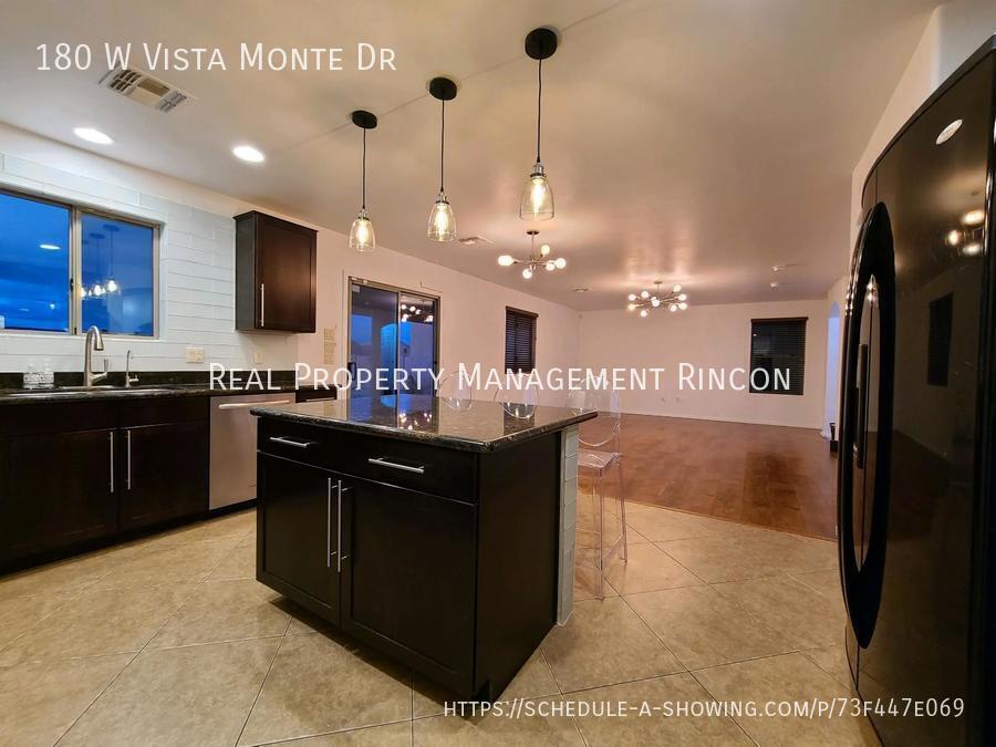 Building Photo - 180 W Vista Monte Dr