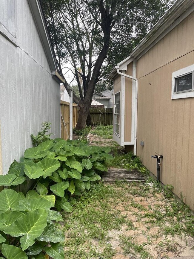 Building Photo - 11529 Springshire Dr