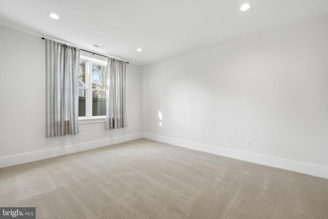 Building Photo - 1618 N Danville St