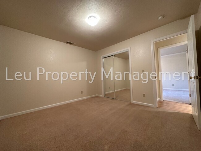 Building Photo - 1098 Cindy Ct