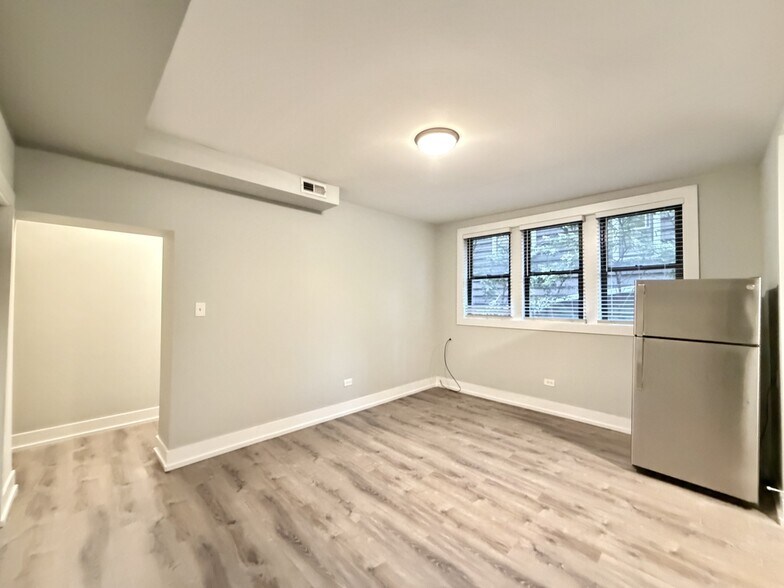 Building Photo - 913 Maple