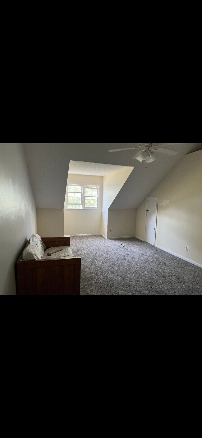 Building Photo - 38 Hidden Springs Rd