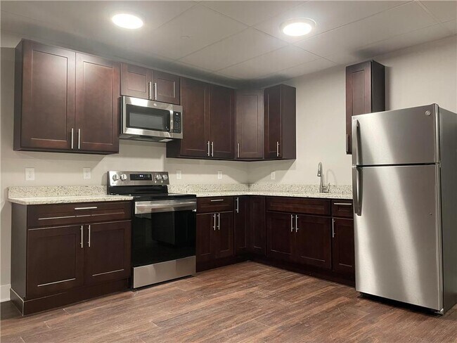 Building Photo - 811 Northampton St