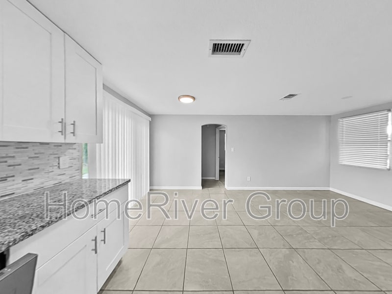 Building Photo - 4800 85th Ave