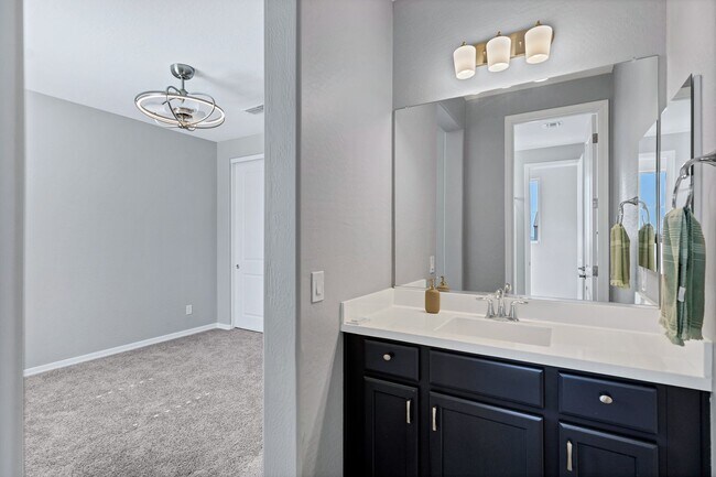 Building Photo - Spacious 5 Bedroom Home for Rent in East Mesa