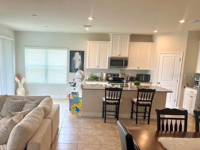 Building Photo - 8351 Greenway Ave