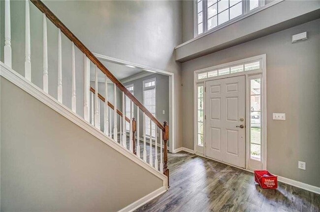 Building Photo - 716 Parkside Dr