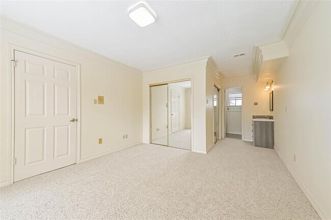 Building Photo - 1410 Osborne Dr