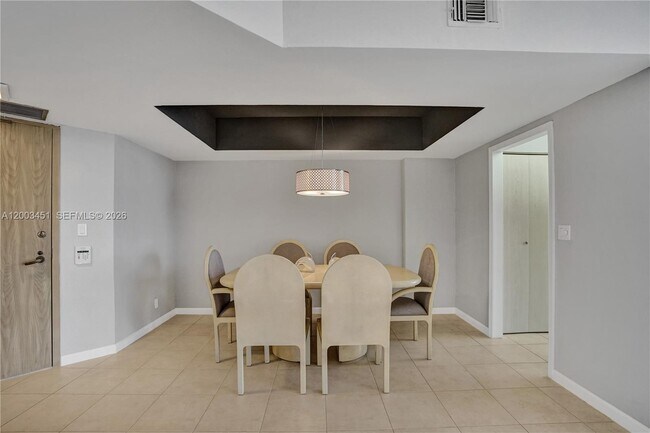 Building Photo - 19667 Turnberry Way