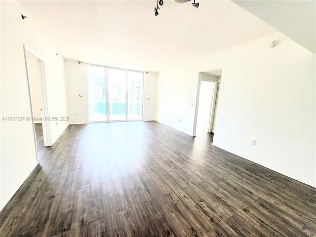 Building Photo - 950 Brickell Bay Dr