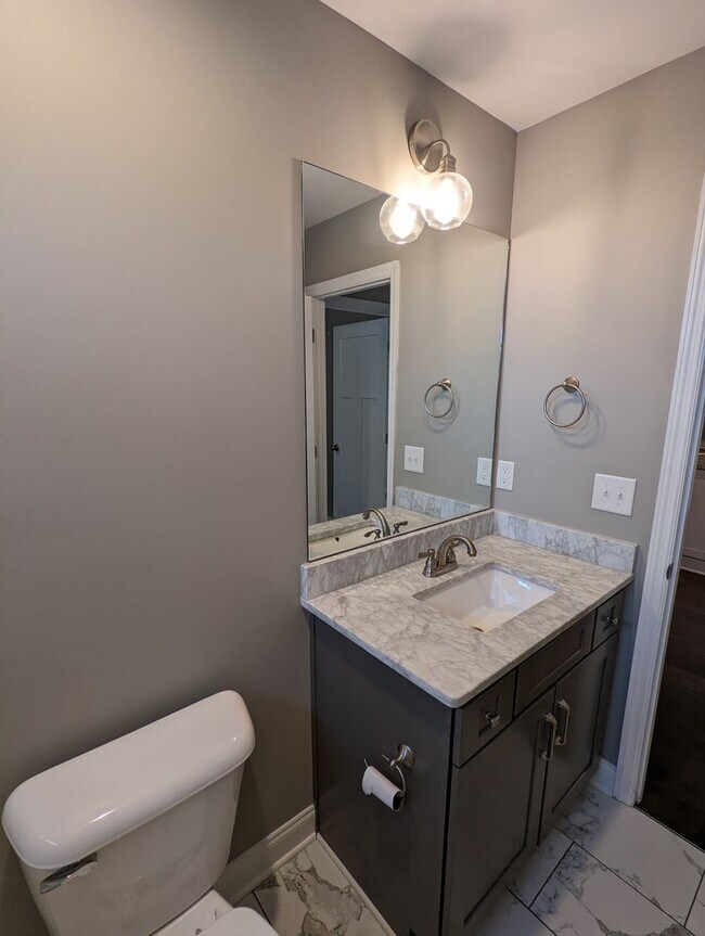 Building Photo - Columbia Great Family Home - Available July 6