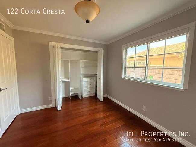 Building Photo - 122 Corta Cresta Dr