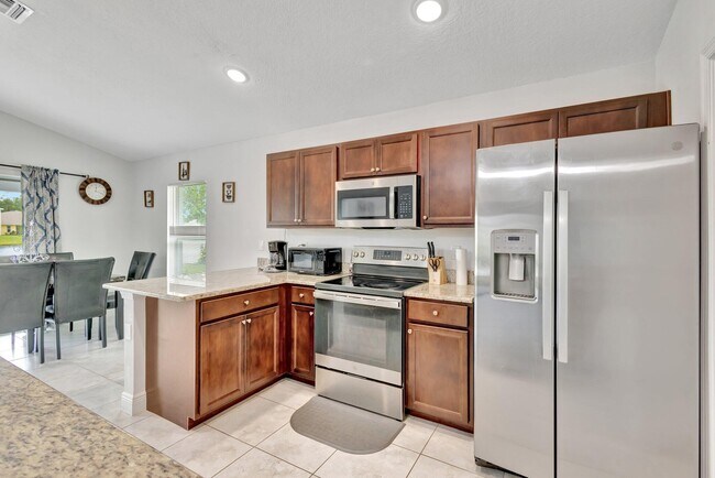 Building Photo - 9709 Starboard Dr