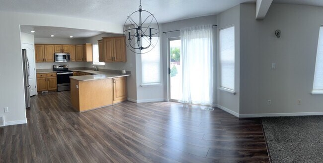 Building Photo - 7497 Valley Maple Dr