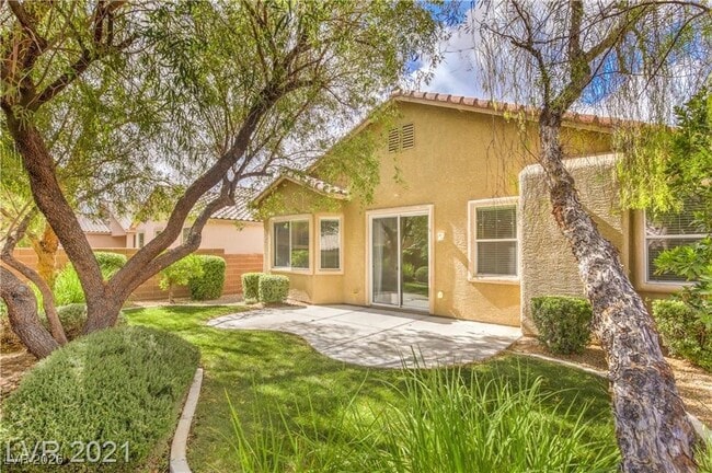 Building Photo - 2121 Silvereye Dr