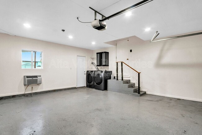 Building Photo - 120 Green Ave