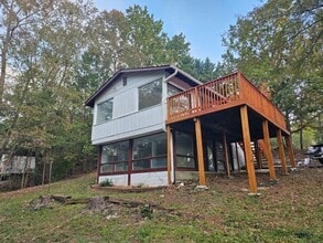 Building Photo - 2 Bedroom 2 Bathroom