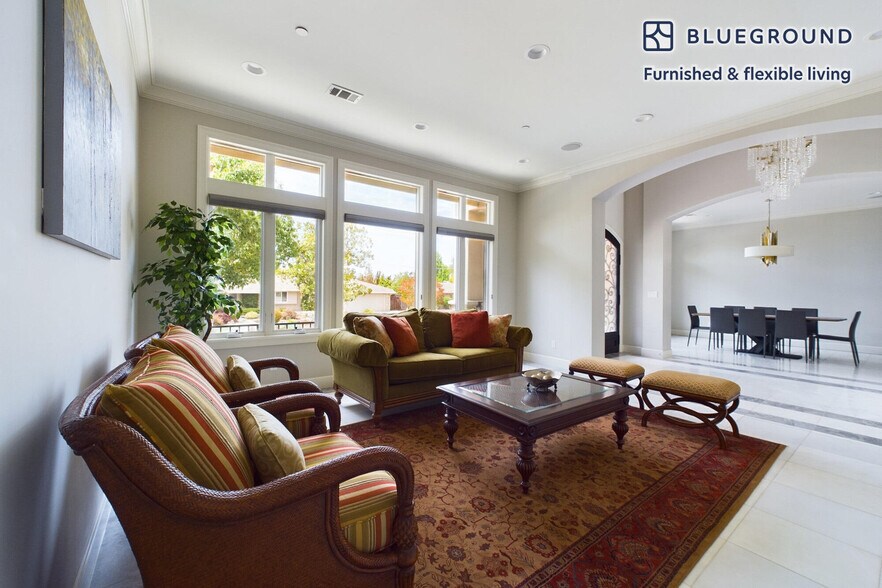 Building Photo - 20200 Glen Brae Dr