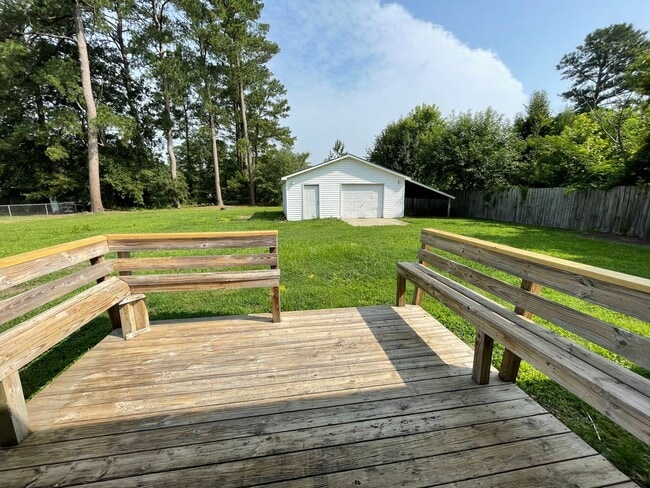 Building Photo - 473 Potts Rd