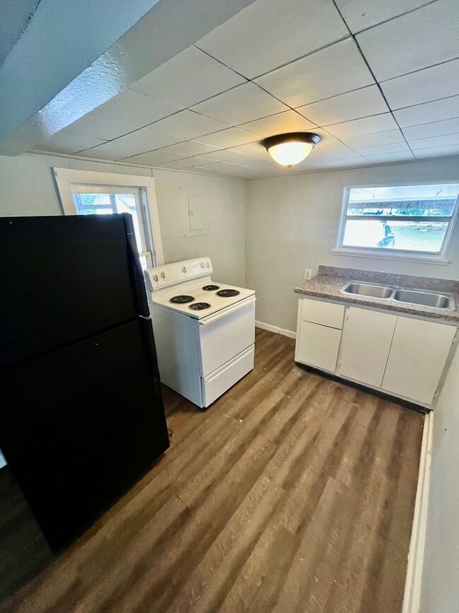 Building Photo - Cute 2BR Duplex in Zephyrhills