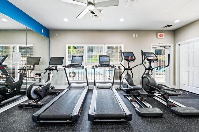 Building Photo - 400 Legends Terrace Dr