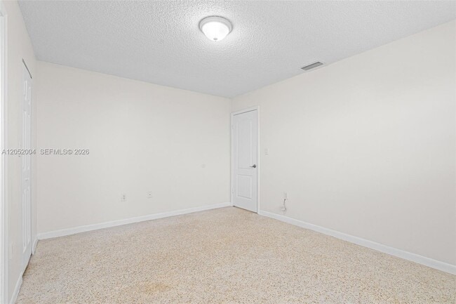 Building Photo - 1333 W 37th St