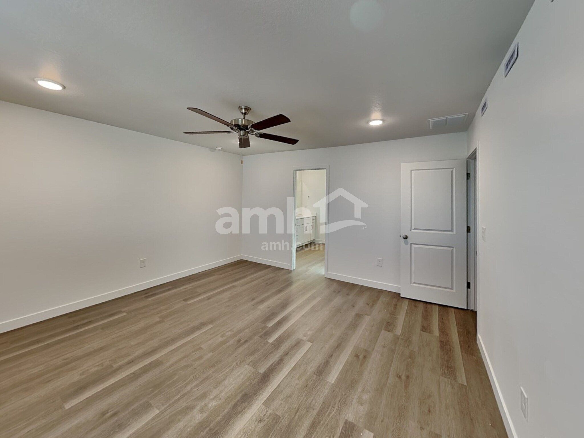 Building Photo - 4633 S 97th Dr