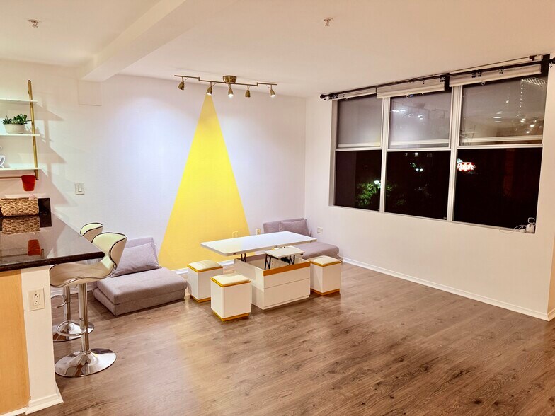 Building Photo - 101 Market St