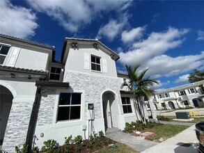 Building Photo - $2,449 16227 SW 292 St