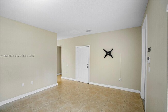 Building Photo - 4129 NE 26th St