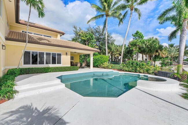 Building Photo - 2484 SE 12th St