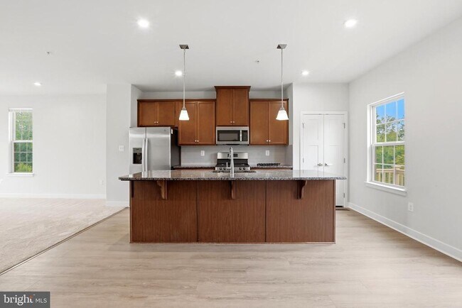 Building Photo - 9623 Tall Oaks Rd