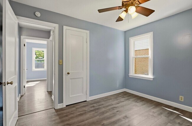 Building Photo - Cozy 2-Bedroom Home with Bonus Room & Fenced Yard!