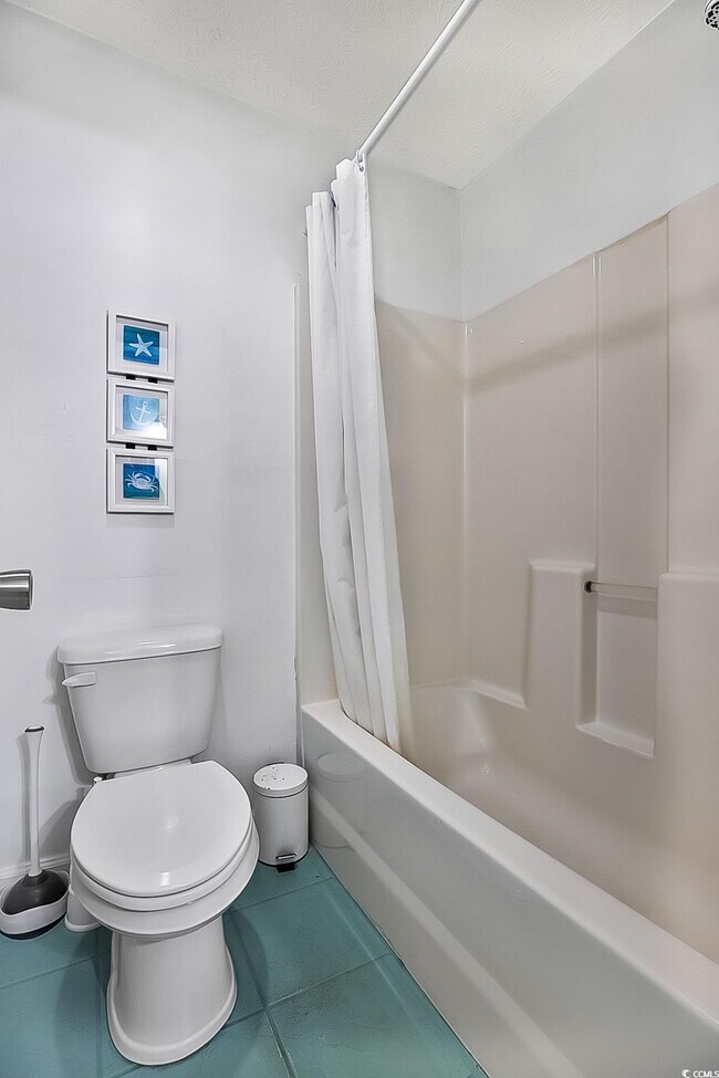 Building Photo - 510 White River Dr