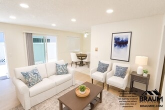 Building Photo - 2 BEDROOM  IN NOHO ARTS