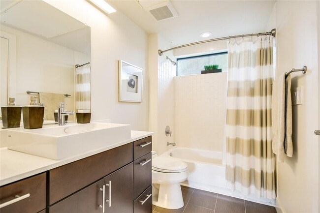 Building Photo - 1603 Enfield Rd