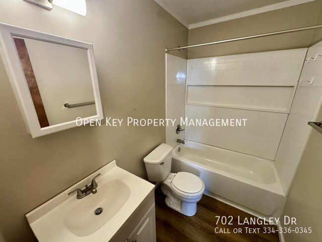 Building Photo - 702 Langley Dr