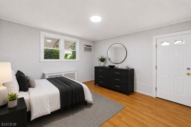 Building Photo - 86 Curie Ave