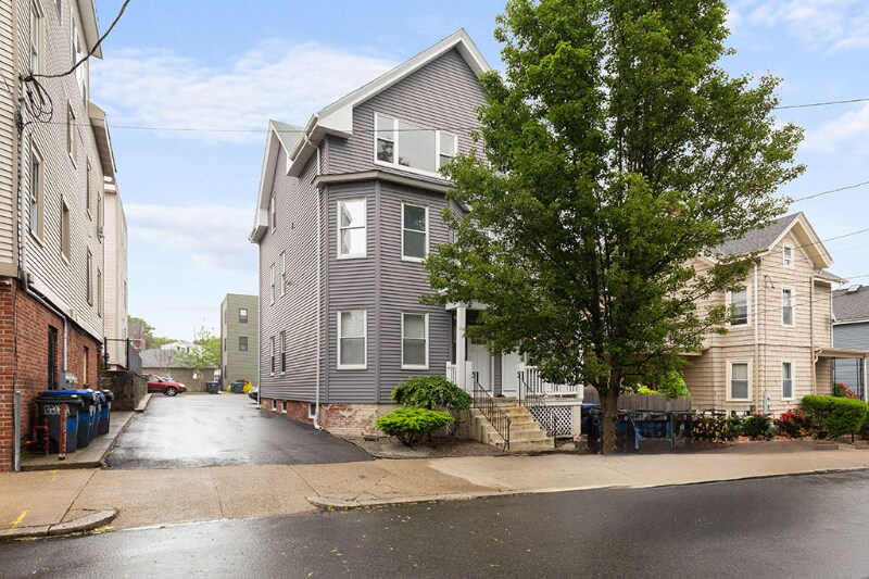 Building Photo - 18 Trenton St