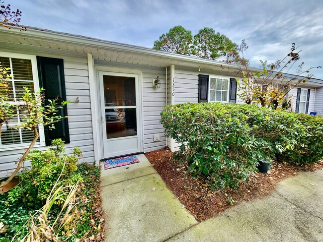 Building Photo - Adorable two bedroom in Meridian Place wit...