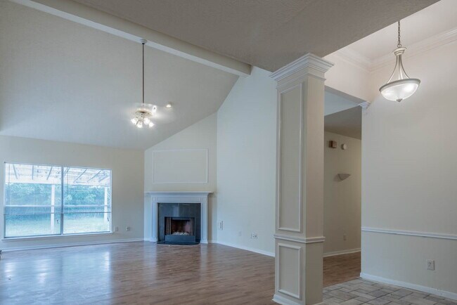 Building Photo - 17030 Macleish Dr