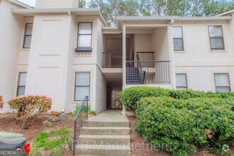 Building Photo - 2504 Huntingdon Chase