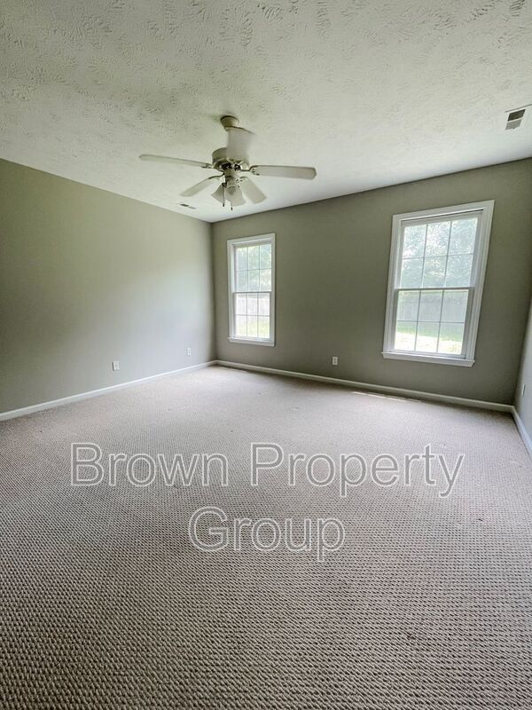 Building Photo - 6307 Fox Glen Dr