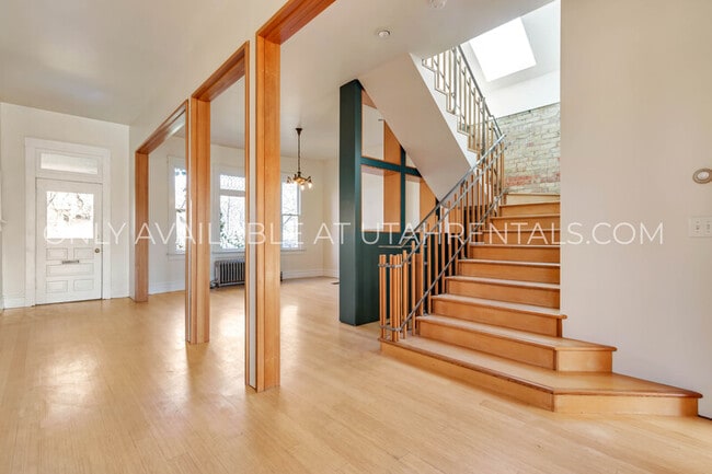 Building Photo - 1218 E 600 S
