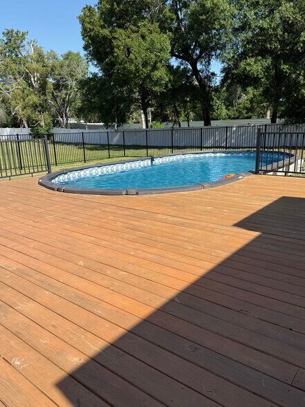 Building Photo - 8114 N Newport Ave