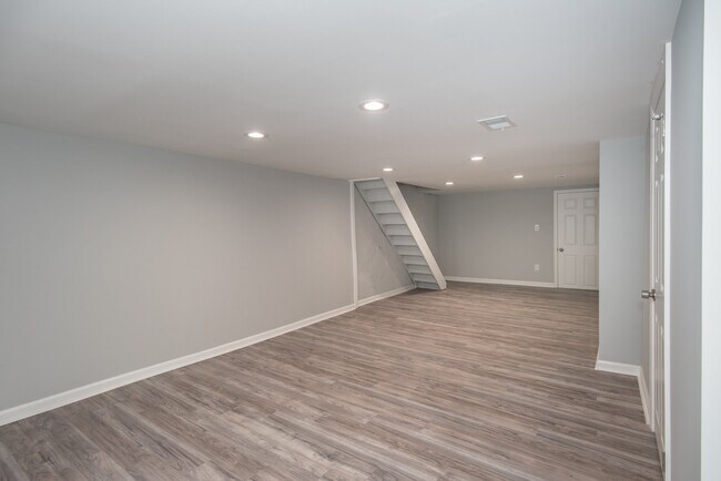Building Photo - 1757 Brill St