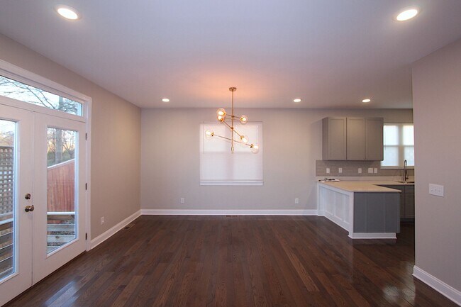 Building Photo - Modern Style Home in Downtown Durham!