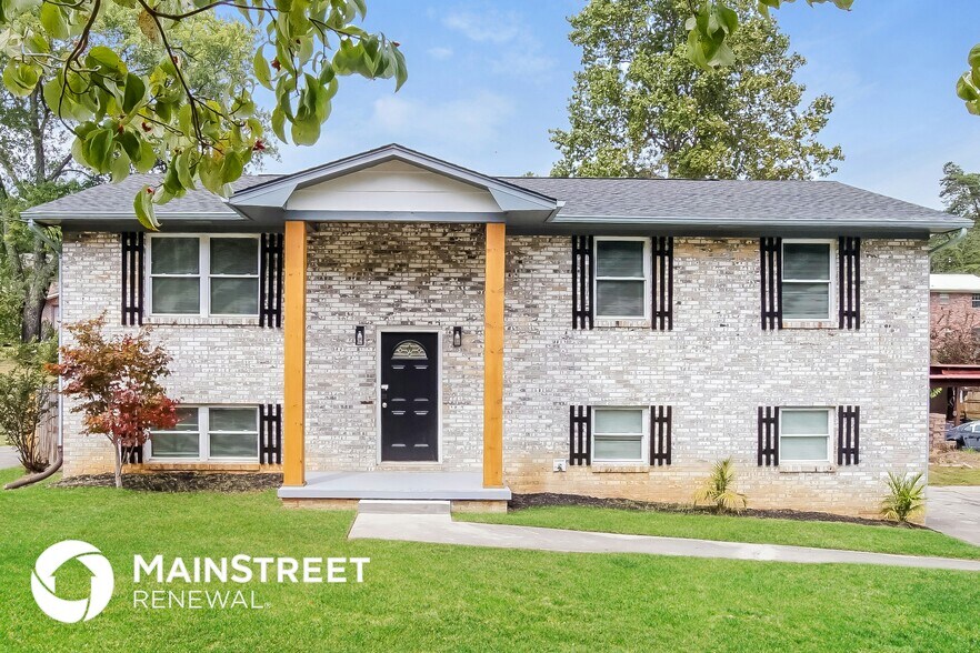 Building Photo - 2823 Ithaca Dr NE