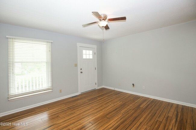 Building Photo - 2435 Longleaf Dr SW