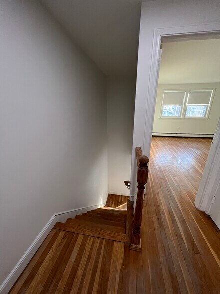 Building Photo - 80 Pond St